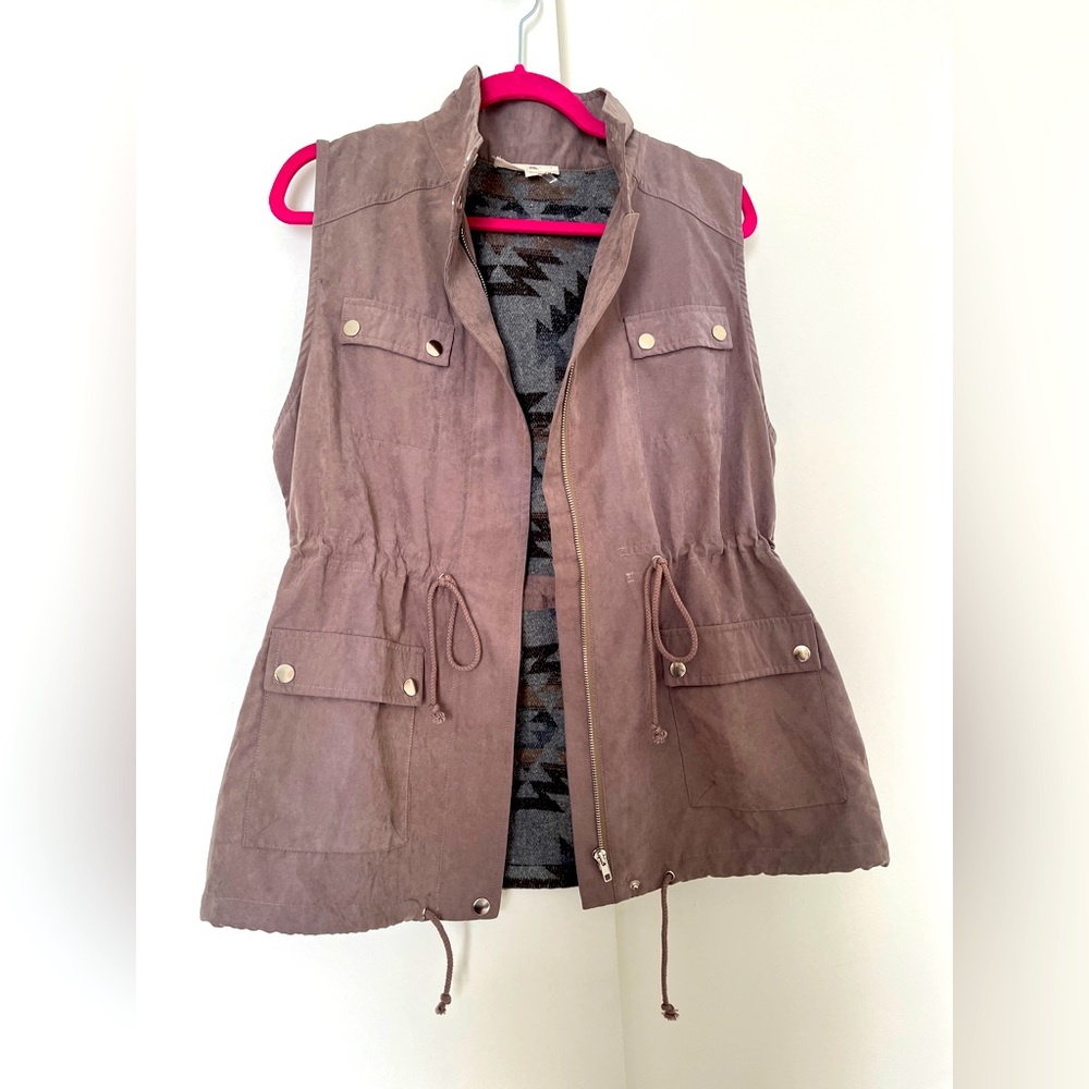 Taupe utility vest size L
